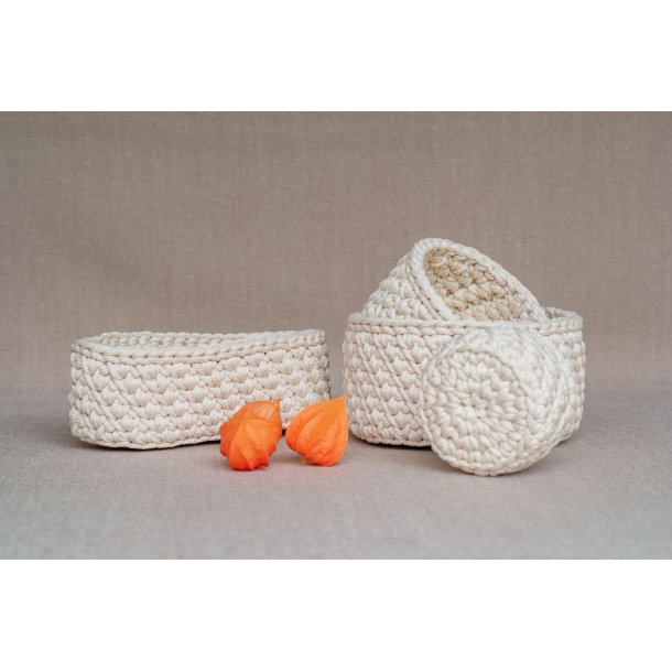 Small Crochet Baskets, Color Cream