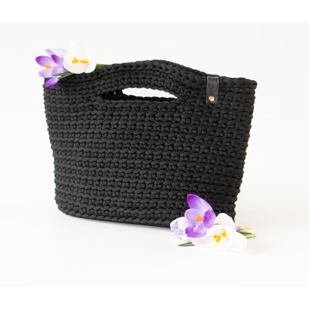 Small Crochet Lunch Bag, Color Black